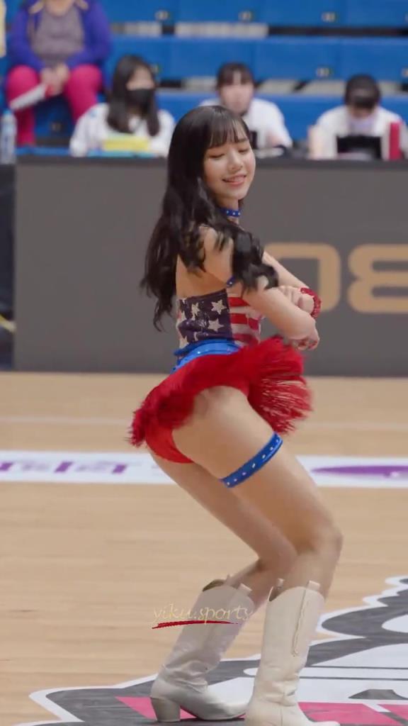 最好的啦啦隊(duì)小姐姐！自信，健康充滿活力！