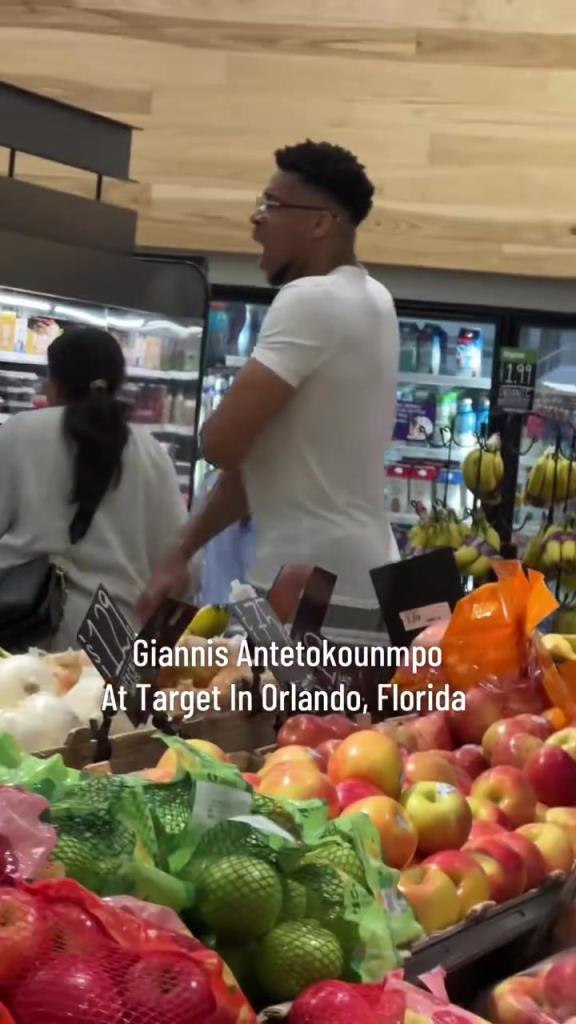 好男人??！字母哥在奧蘭多度假 陪妻子一起逛超市
